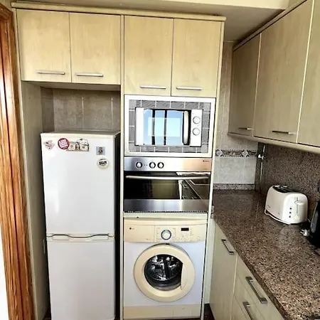 Soleares - Close To The Beach! Daire